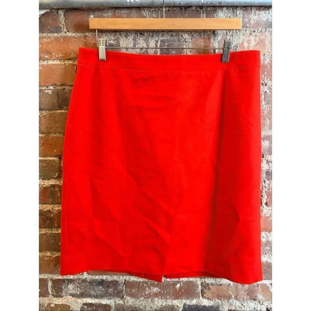 • J.Crew• The Pencil Skirt • Red Wool Blend Shell with Lining Short Knee Pencil